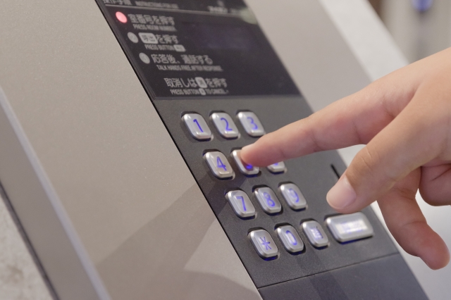 <strong>現場まで修理スタッフが</strong>迅速に駆けつけます！